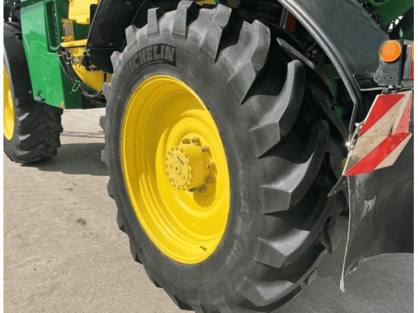 Самохідний обприскувач John Deere r4040i (2017)
