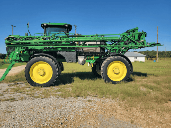 Самохідний обприскувач John Deere R4030 (2017)