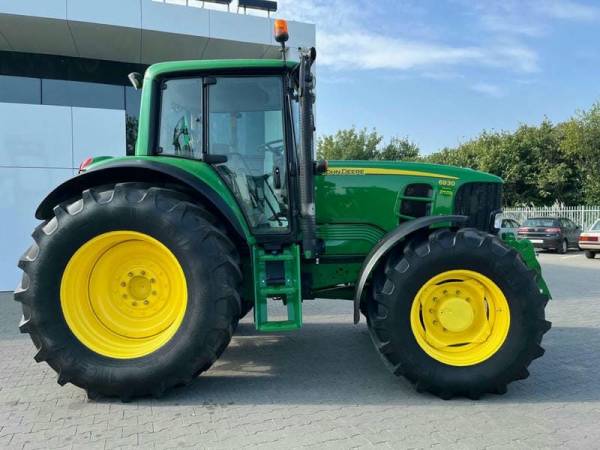 Трактор John Deere 6930 Premium (2010)