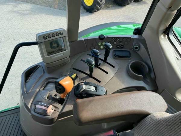 Трактор John Deere 6930 Premium (2010)