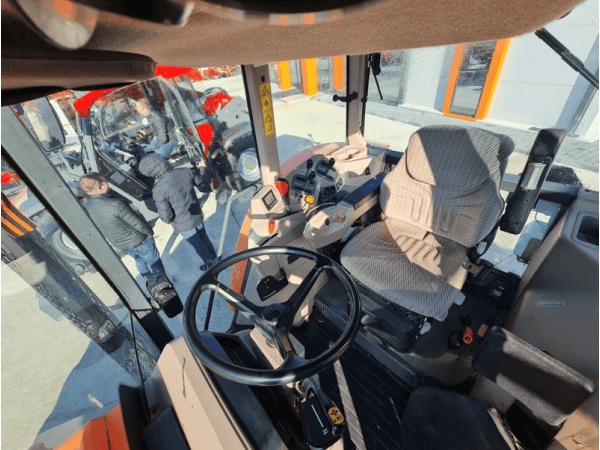 Трактор Kubota M130X (2012)