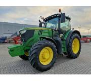 Трактор John Deere 6215R