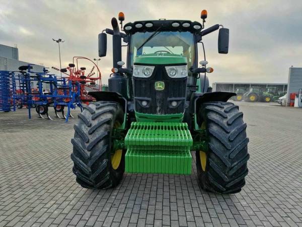 Трактор John Deere 6215R (2016)