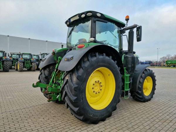 Трактор John Deere 6215R (2016)