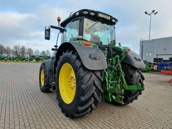 Трактор John Deere 6215R (2016)