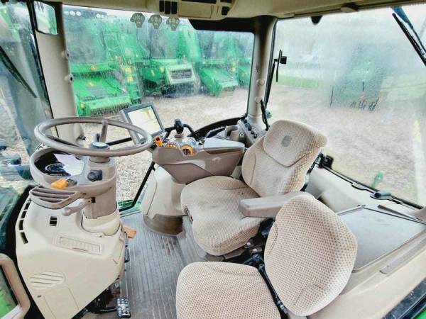 Трактор John Deere 6215R (2016)
