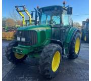 Трактор John Deere 6220