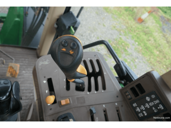 Трактор John Deere 6910S (2001)