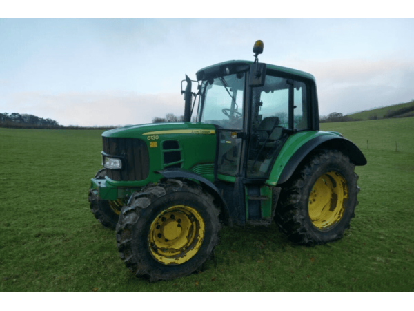 Трактор John Deere 6130 (2010)