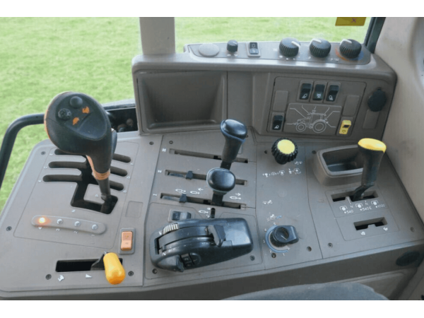 Трактор John Deere 6130 (2010)