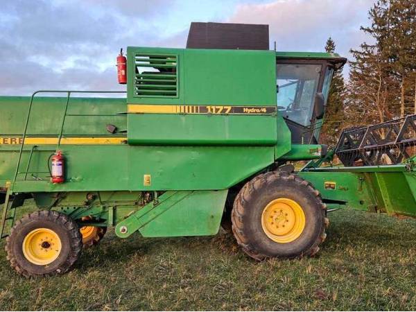 Комбайн John Deere 1177 (1989)