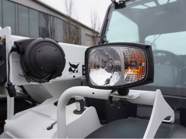 Навантажувач Bobcat T2250 (2011)