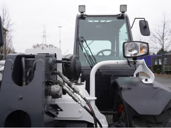 Навантажувач Bobcat T2250 (2011)