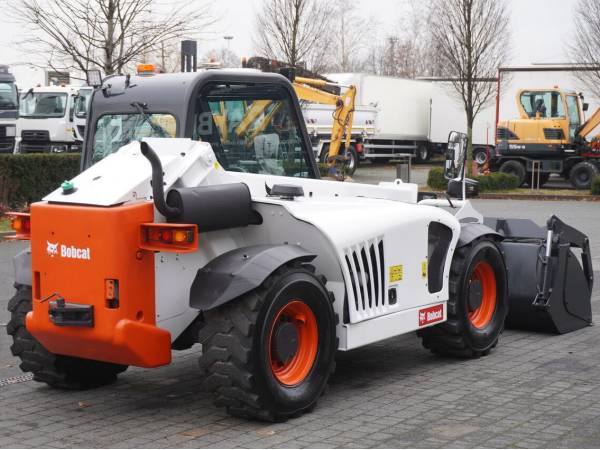 Навантажувач Bobcat T2250 (2011)