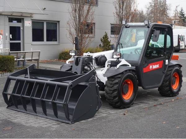 Навантажувач Bobcat T2250 (2011)
