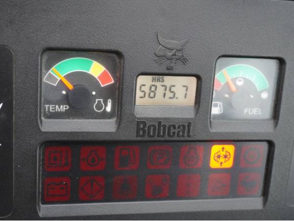 Навантажувач Bobcat T2250 (2011)