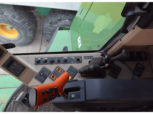 Комбайн John Deere 2066 (1997)
