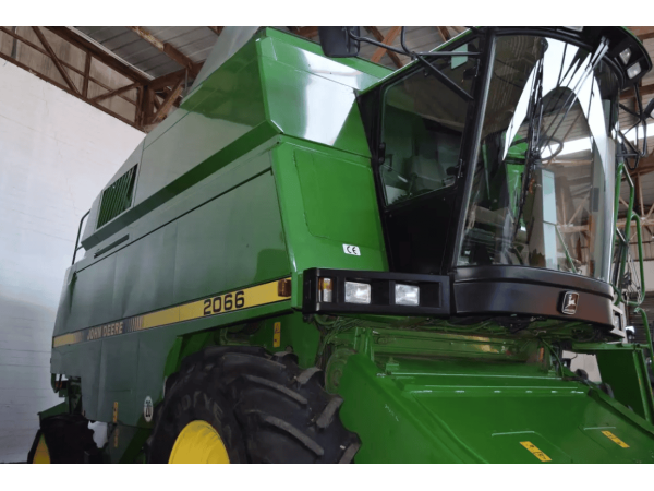 Комбайн John Deere 2066 (1997)