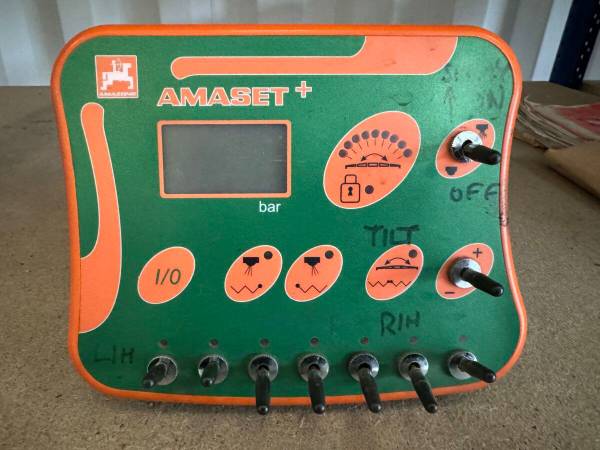 Навесной опрыскиватель Amazone UF 1501 (2011)