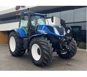 Трактор New Holland T7.260