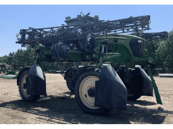 Самоходный опрыскиватель John Deere 4730 (2010)