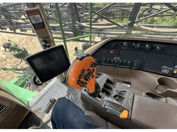 Самохідний обприскувач John Deere 4830 (2009)