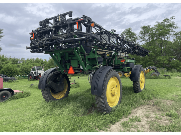 Самохідний обприскувач John Deere 4730 (2008)