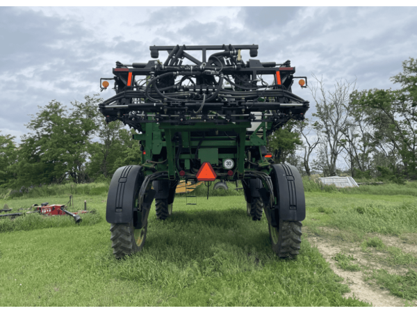 Самохідний обприскувач John Deere 4730 (2008)