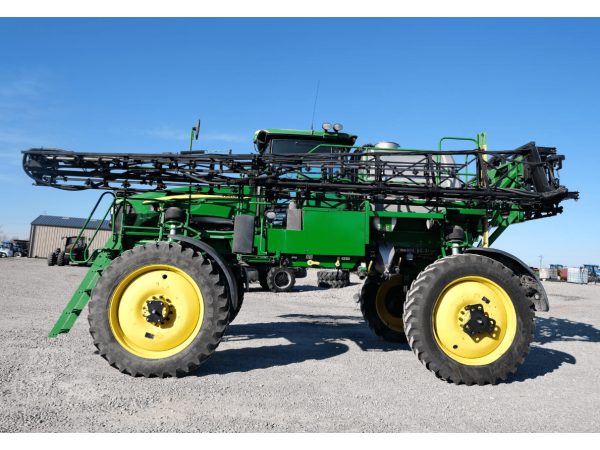 Самохідний обприскувач John Deere 4830 (2011)