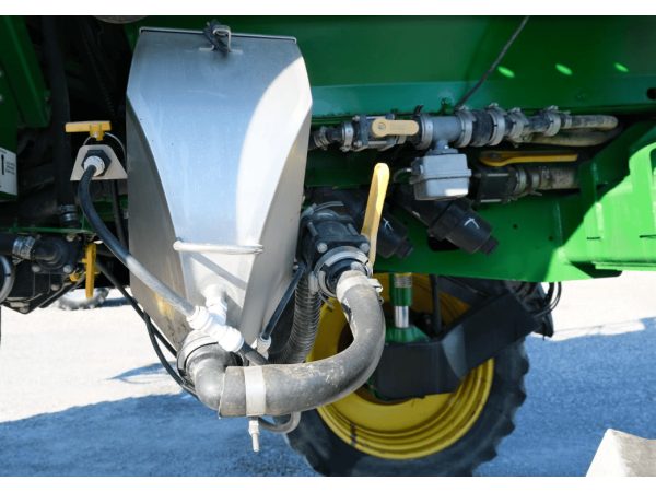 Самохідний обприскувач John Deere 4830 (2011)