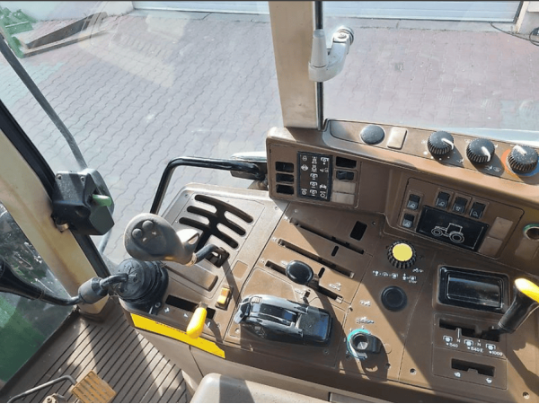 Трактор John Deere 6310 (2001)