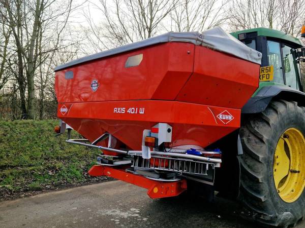 Розкидач добрив Kuhn Axis 40.1 W (2010)