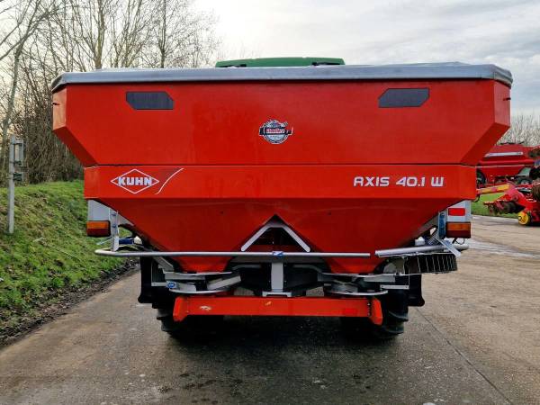 Розкидач добрив Kuhn Axis 40.1 W (2010)