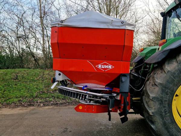 Розкидач добрив Kuhn Axis 40.1 W (2010)