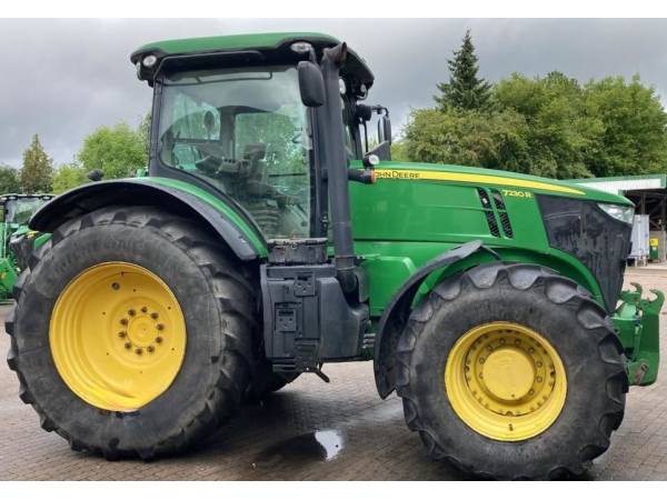  Трактор John Deere 7230R (2011)