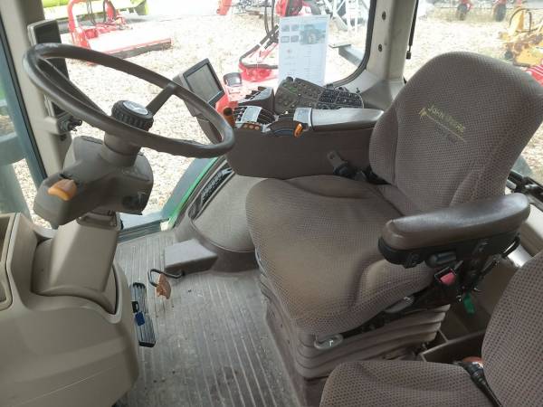  Трактор John Deere 7230R (2012)