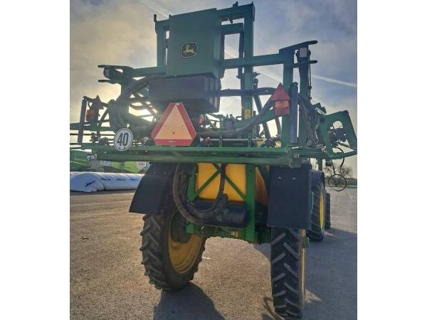 Прицепной опрыскиватель John Deere M732 (2017)