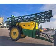 Причіпний обприскувач John Deere M732