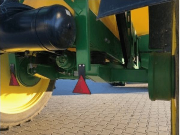 Причіпний обприскувач John Deere M732i (2016)