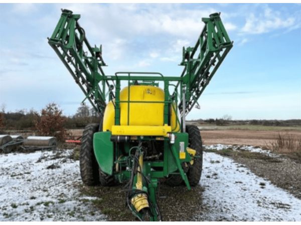 Причіпний обприскувач John Deere M732 (2014)