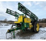 Причіпний обприскувач John Deere M732