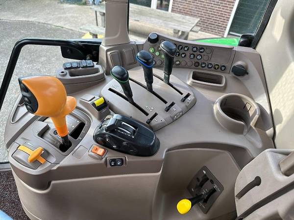 Трактор John Deere 6120M (2020)