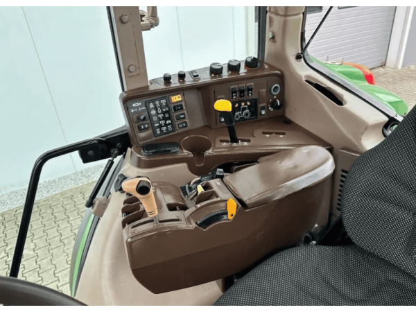 Трактор John Deere 6920S (2006)