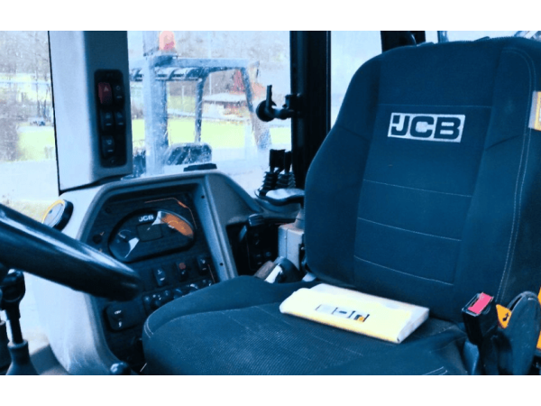 Екскаватор-навантажувач JCB 3CX (2016)