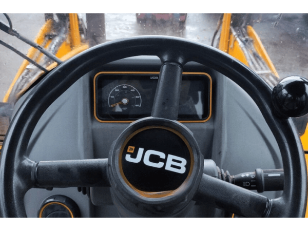Екскаватор-навантажувач JCB 3CX (2016)