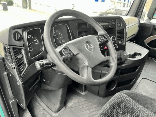 Грузовик штора Mercedes-Benz Actros 2545 (2014)