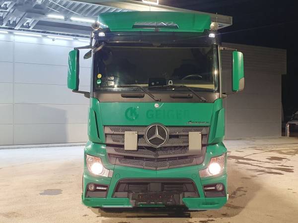 Грузовик штора Mercedes-Benz Actros 2545 (2016)