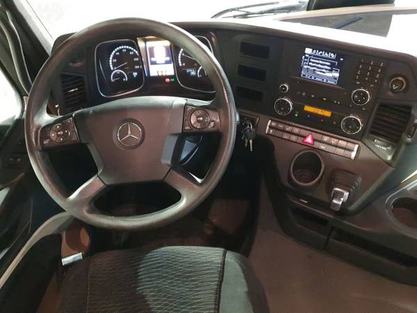 Грузовик штора Mercedes-Benz Actros 2545 (2016)