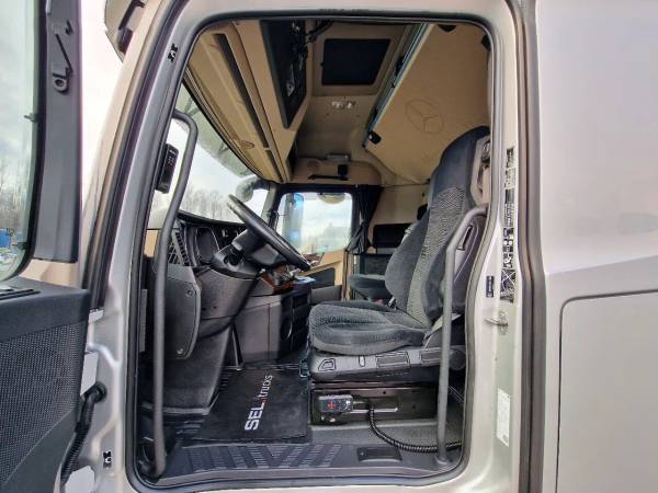 Грузовик штора Mercedes-Benz Actros 2545 (2019)