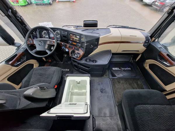 Грузовик штора Mercedes-Benz Actros 2545 (2019)